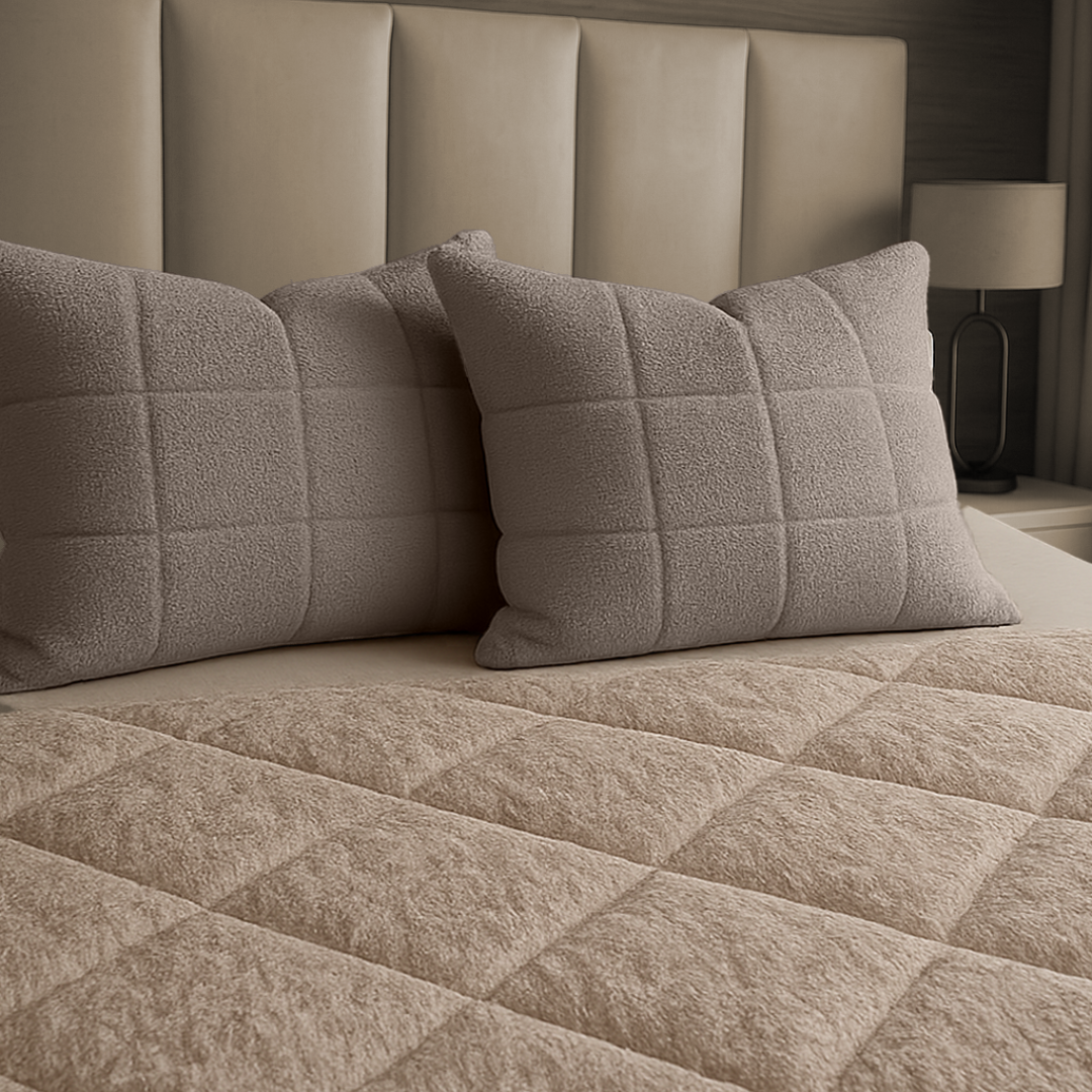 Kussenslopen Vol & Gevoerd Teddy Taupe/Grey  2-Pack 60x70 cm