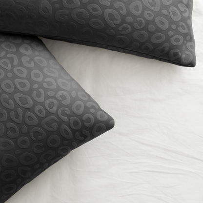 Kussenslopen Velvet Panther Skin Dark Grey 60x70 cm 2-pack