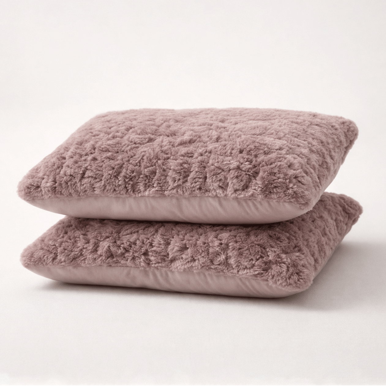 YNOT Cloud  Pom Pom Fur Taupe kussenslopen 60x70cm 2-Pack