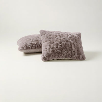 YNOT Cloud  Pom Pom Fur Taupe kussenslopen 60x70cm 2-Pack