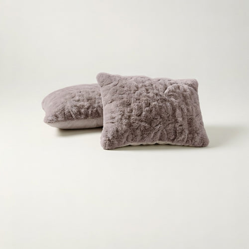 YNOT Cloud  Pom Pom Fur Taupe kussenslopen 60x70cm 2-Pack